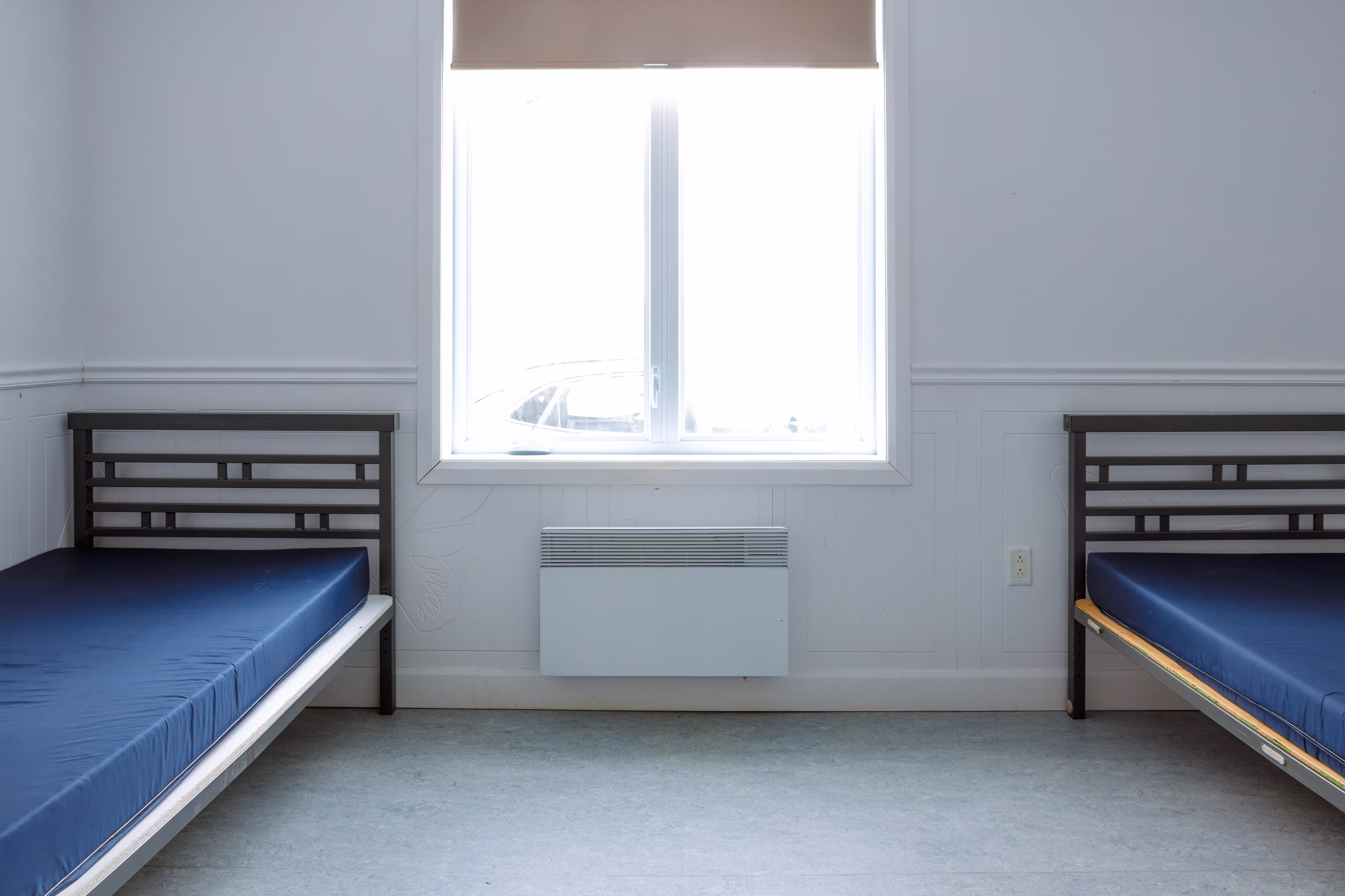 Bedroom 2 single beds